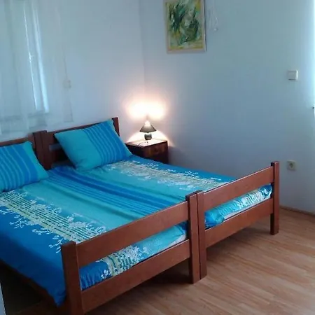 Vala 3* Vinišće