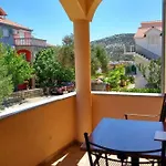 Vala 3*